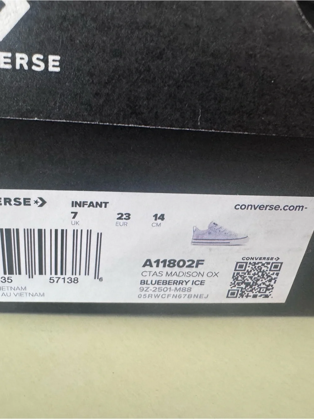 NIB Converse Kids Low-Top Canvas Sneakers in Lavender and Pink